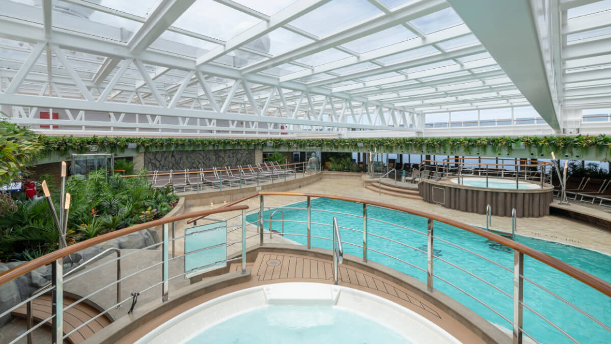 MSC Seaview - Jungle Pool Lounge