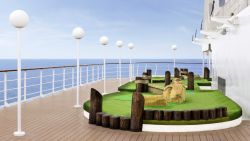 MSC Armonia - Minigolf