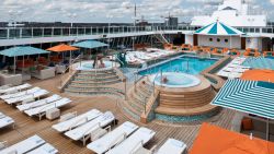Crystal Serenity - Seahorse Pool and Jacuzzis
