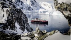MS Roald Amundsen - Orne Harbour Bucht