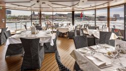 MS Amelia - Restaurant