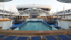 Norwegian Dawn - Oasis Pooldeck