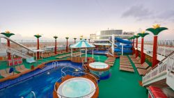 Norwegian Gem - Tahitian Pooldeck