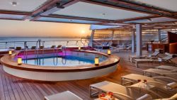 Seabourn Encore - Pool am Heck