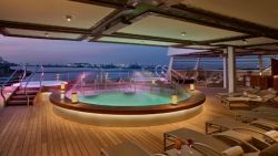 Seabourn Ovation - Pool am Heck